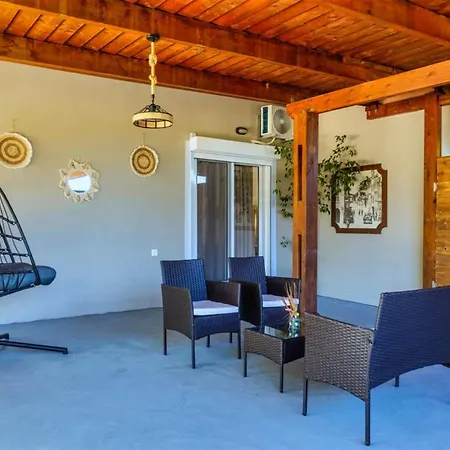 Ionian Serenity House شقة